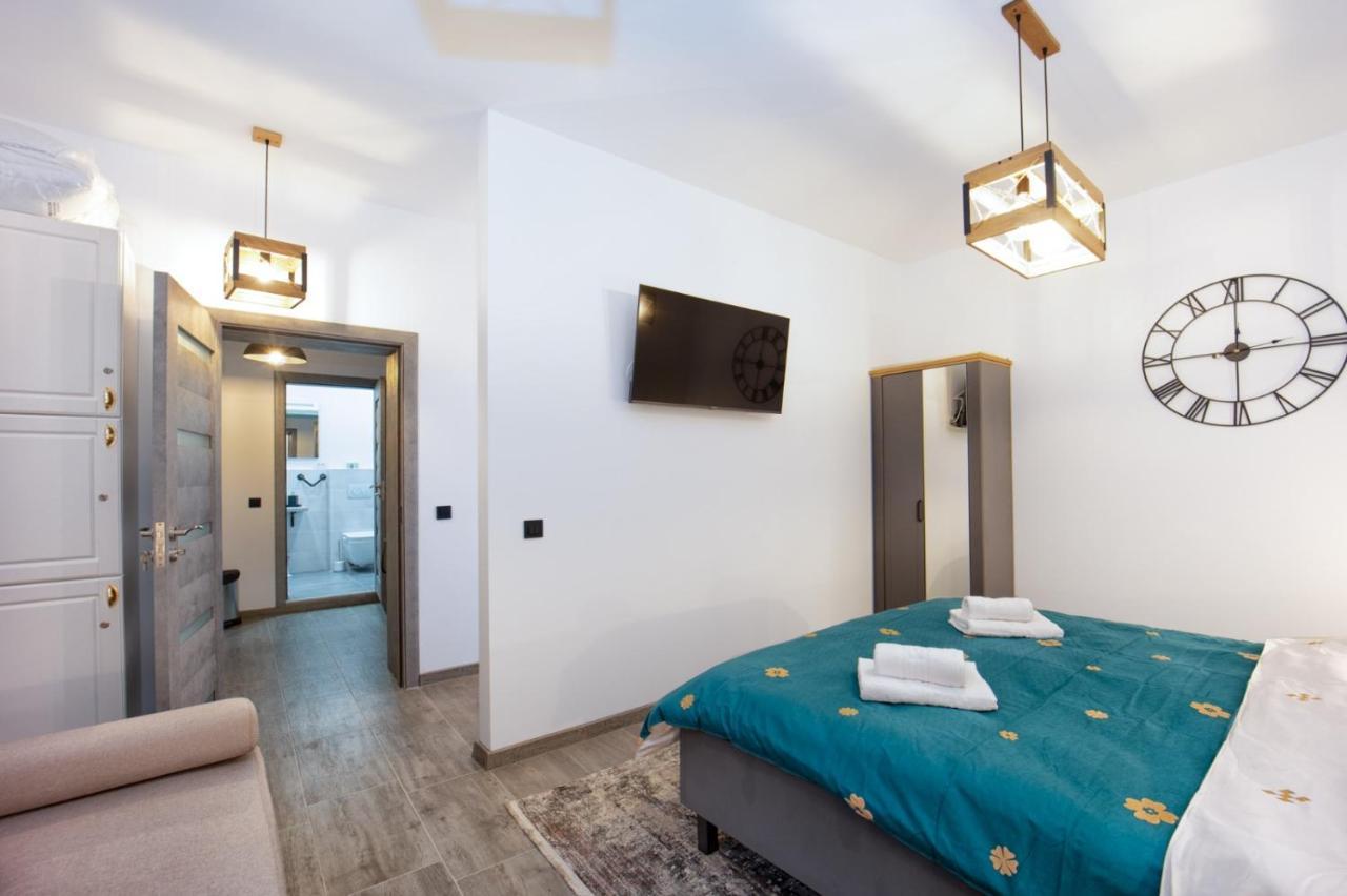 The Bear'S Den In Old City Centre براشوف المظهر الخارجي الصورة