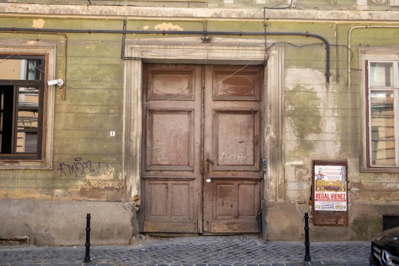 The Bear'S Den In Old City Centre براشوف المظهر الخارجي الصورة